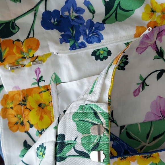 Ann Taylor Multicolored Floral Tie Waist Shorts with Blue Piping Size 2 NWT - Picture 8 of 16